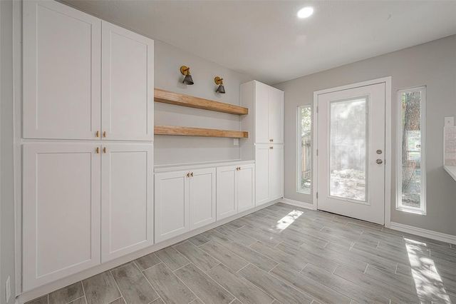 6 N Waxberry Road, The Woodlands, TX 77381