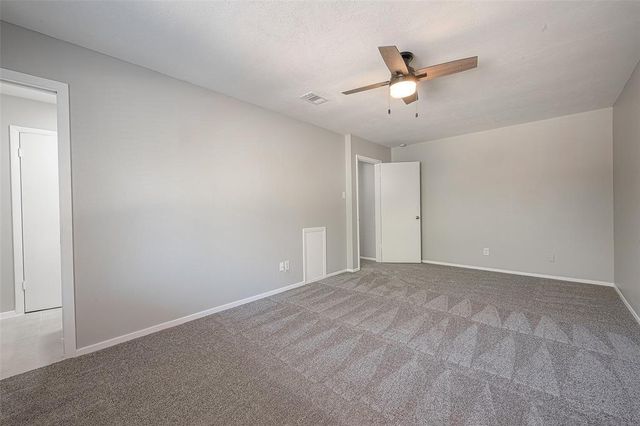 6 N Waxberry Road, The Woodlands, TX 77381