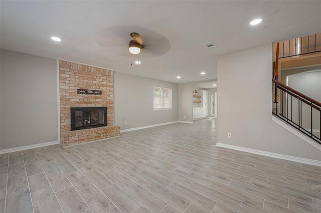 6 N Waxberry Road, The Woodlands, TX 77381