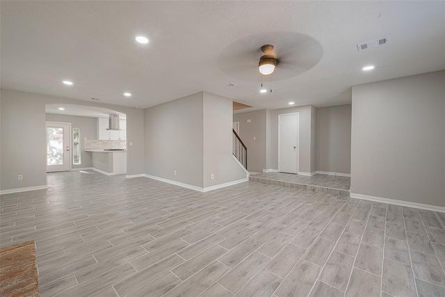 6 N Waxberry Road, The Woodlands, TX 77381