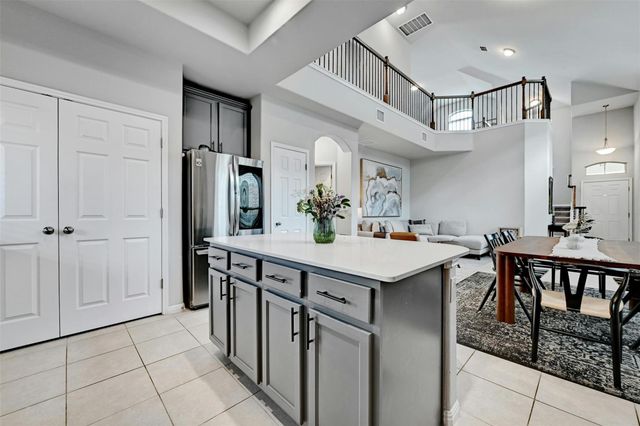 11904 Farrier LN 30, Austin, TX 78748