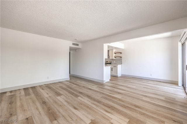 250 Shadybrook Lane D, Las Vegas, NV 89107