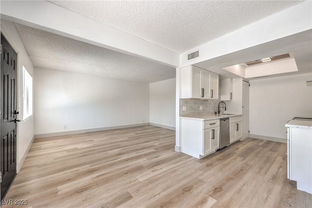 250 Shadybrook Lane D, Las Vegas, NV 89107