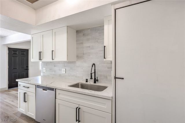 250 Shadybrook Lane D, Las Vegas, NV 89107