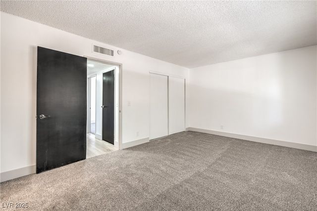 250 Shadybrook Lane D, Las Vegas, NV 89107