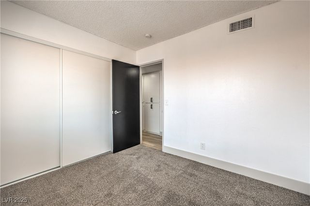 250 Shadybrook Lane D, Las Vegas, NV 89107