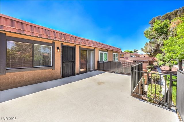 250 Shadybrook Lane D, Las Vegas, NV 89107
