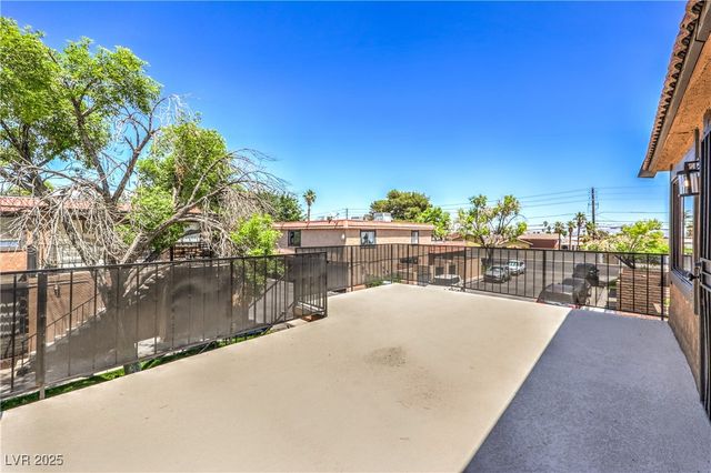 250 Shadybrook Lane D, Las Vegas, NV 89107