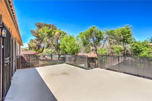 250 Shadybrook Lane D, Las Vegas, NV 89107