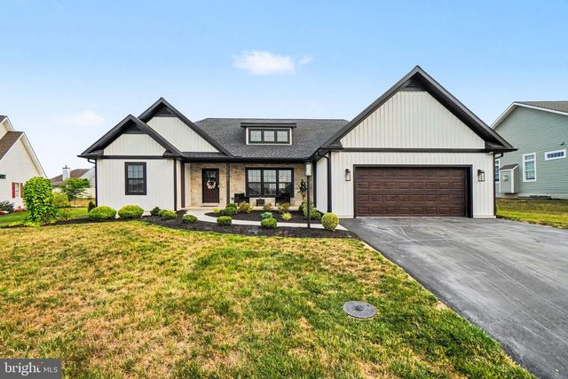 227 DAISY DR, Lebanon, PA 17046