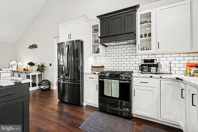 227 DAISY DR, Lebanon, PA 17046
