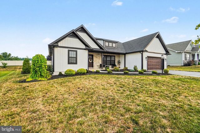 227 DAISY DR, Lebanon, PA 17046