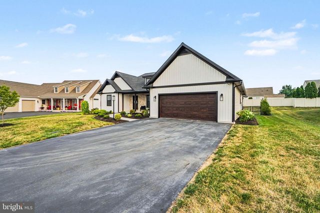 227 DAISY DR, Lebanon, PA 17046