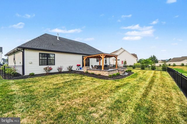 227 DAISY DR, Lebanon, PA 17046