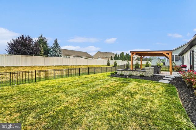 227 DAISY DR, Lebanon, PA 17046