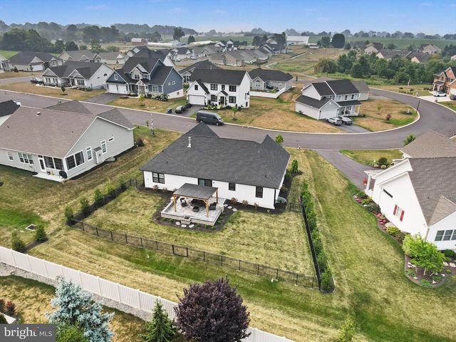 227 DAISY DR, Lebanon, PA 17046