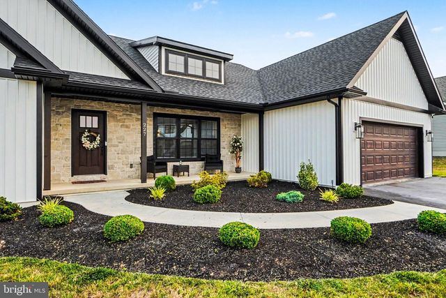 227 DAISY DR, Lebanon, PA 17046