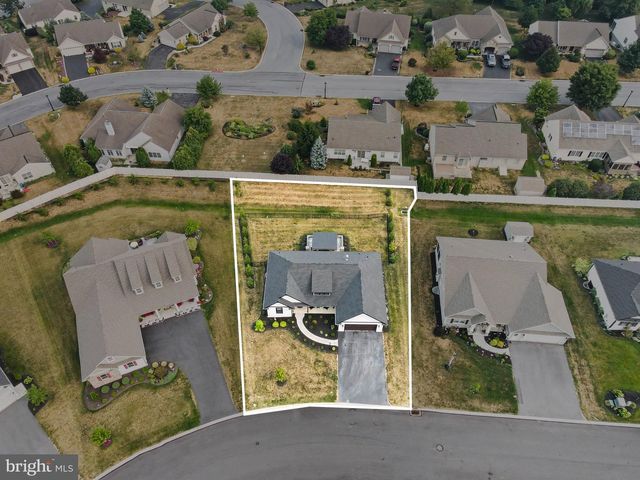 227 DAISY DR, Lebanon, PA 17046