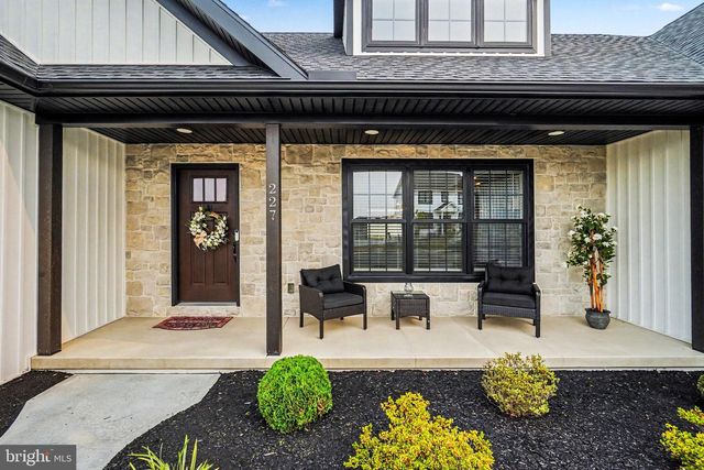 227 DAISY DR, Lebanon, PA 17046