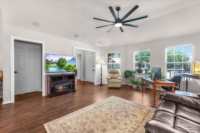 1013 Teresa Court, Granbury, TX 76048