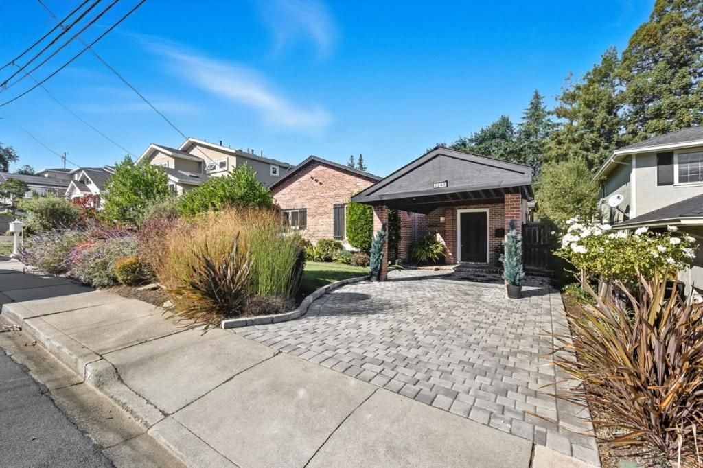 2662 Thornhill Drive, San Carlos, CA 94070