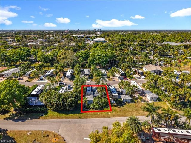 10074 Parkwood Dr., Fort Myers, FL 33905