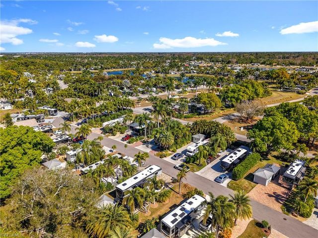 10074 Parkwood Dr., Fort Myers, FL 33905