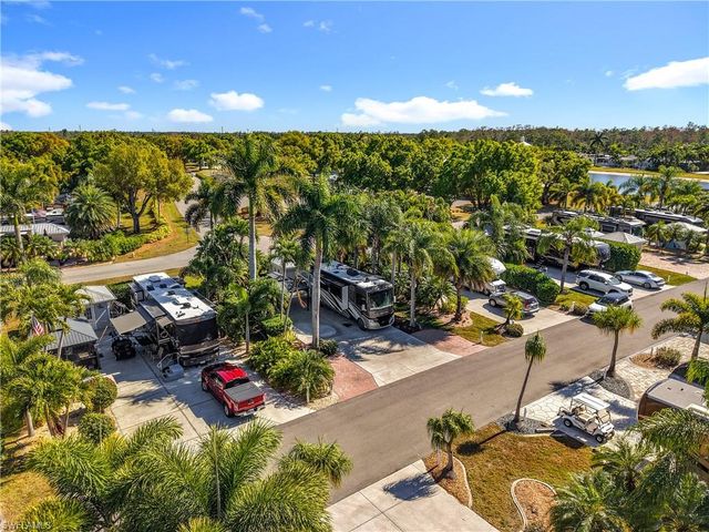 10074 Parkwood Dr., Fort Myers, FL 33905