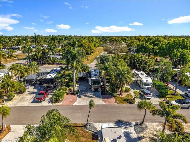 10074 Parkwood Dr., Fort Myers, FL 33905