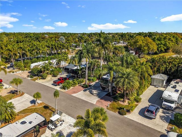 10074 Parkwood Dr., Fort Myers, FL 33905