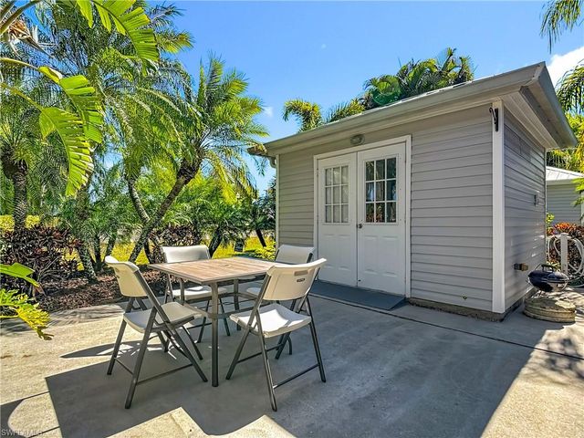 10074 Parkwood Dr., Fort Myers, FL 33905