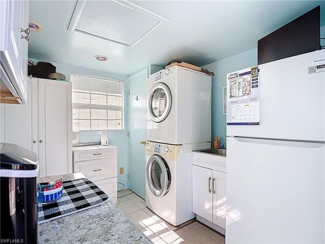 10074 Parkwood Dr., Fort Myers, FL 33905