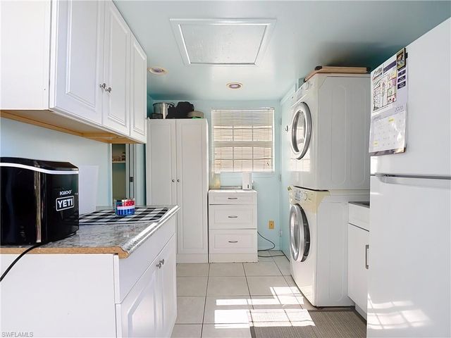 10074 Parkwood Dr., Fort Myers, FL 33905