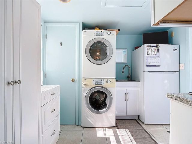 10074 Parkwood Dr., Fort Myers, FL 33905