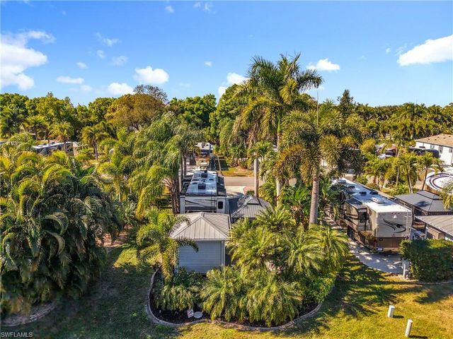 10074 Parkwood Dr., Fort Myers, FL 33905