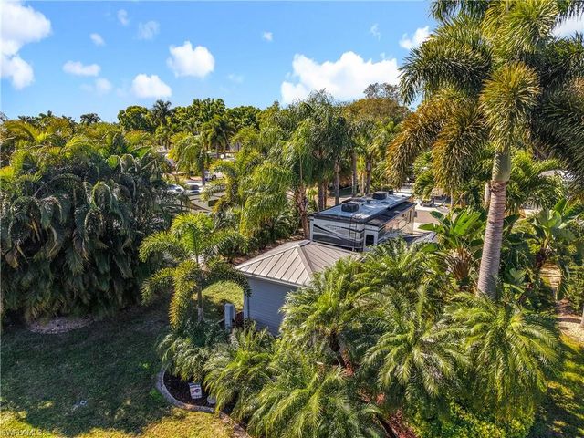 10074 Parkwood Dr., Fort Myers, FL 33905