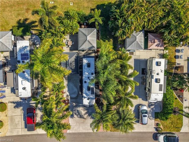 10074 Parkwood Dr., Fort Myers, FL 33905