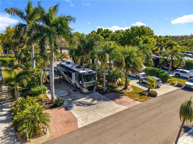 10074 Parkwood Dr., Fort Myers, FL 33905