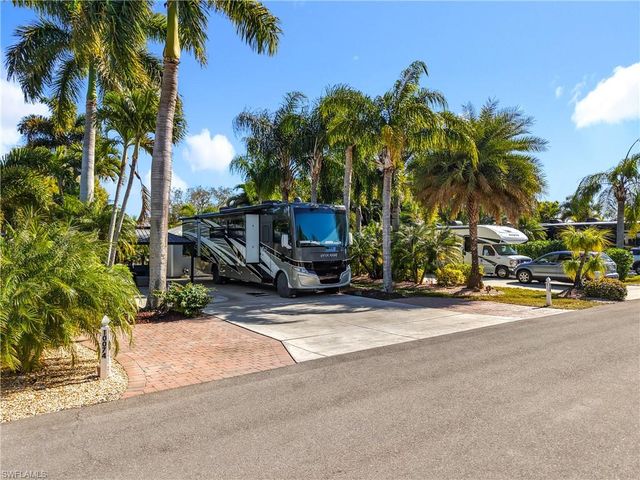 10074 Parkwood Dr., Fort Myers, FL 33905