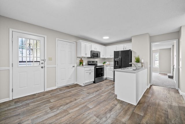 3327 S Senseney Cir, Clarksville, TN 37042