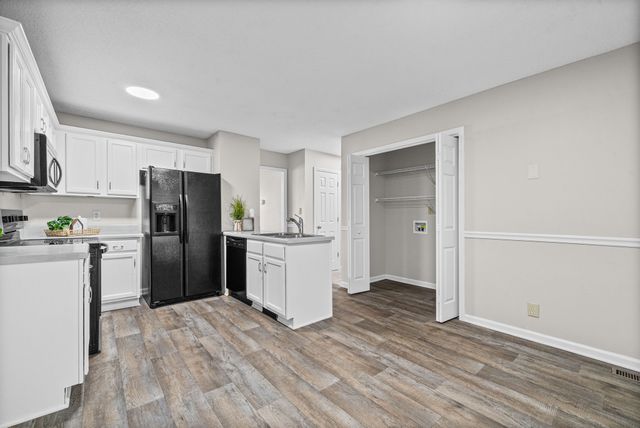 3327 S Senseney Cir, Clarksville, TN 37042