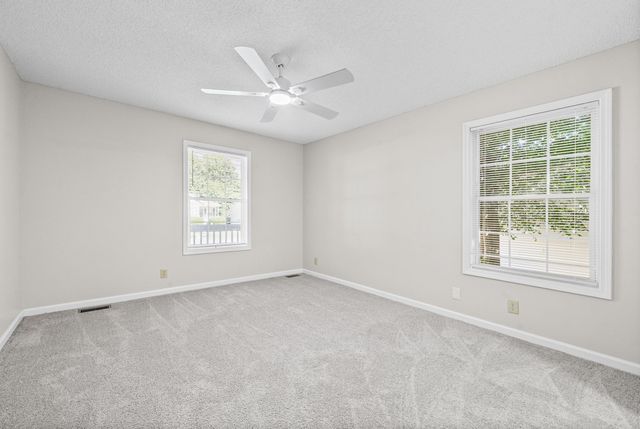 3327 S Senseney Cir, Clarksville, TN 37042