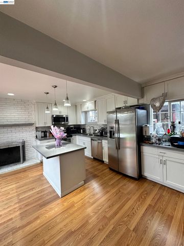 26847 Gaither Way, Hayward, CA 94544