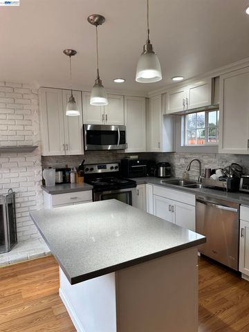 26847 Gaither Way, Hayward, CA 94544