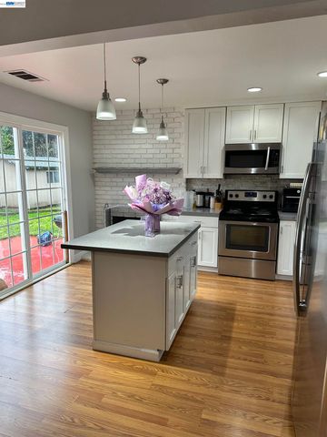 26847 Gaither Way, Hayward, CA 94544