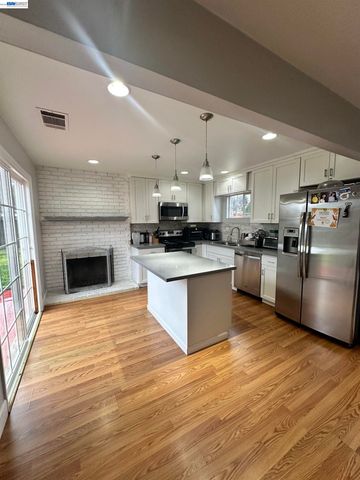 26847 Gaither Way, Hayward, CA 94544