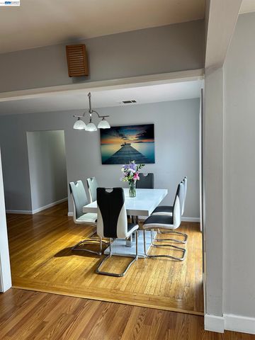 26847 Gaither Way, Hayward, CA 94544