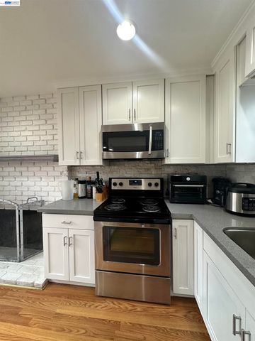 26847 Gaither Way, Hayward, CA 94544