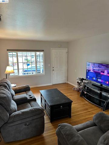 26847 Gaither Way, Hayward, CA 94544