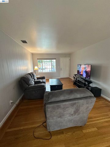 26847 Gaither Way, Hayward, CA 94544